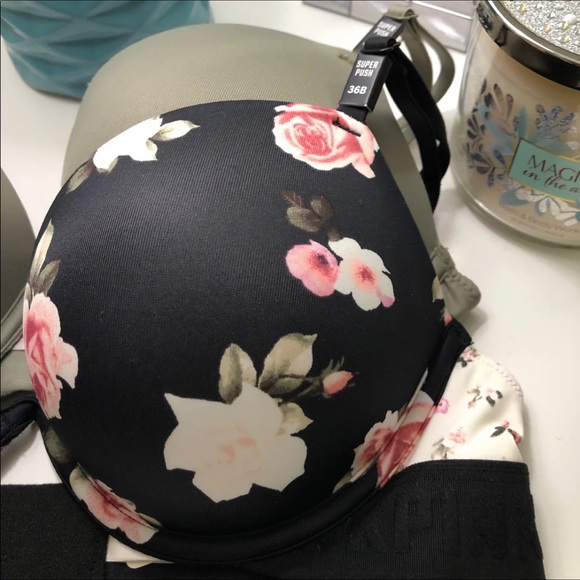 2 NWT VS PINK Super Push Up Bra’s 36B - Picture 3 of 8